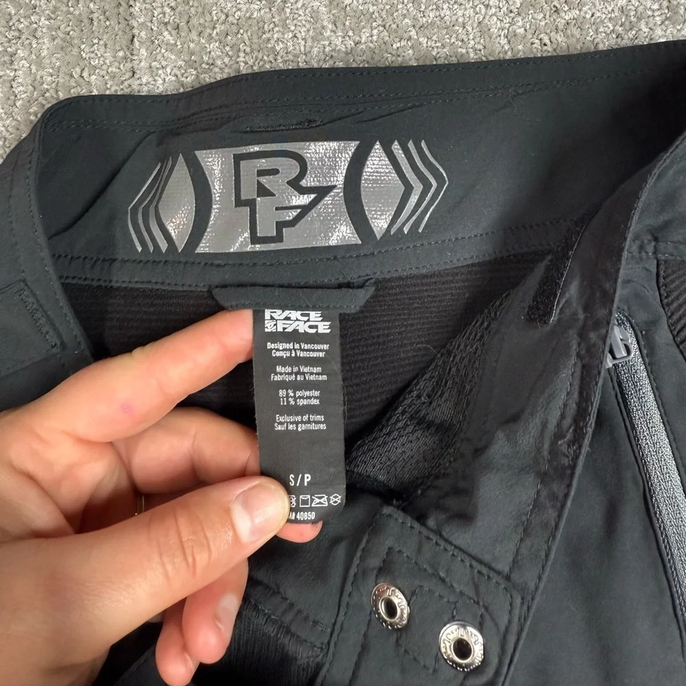 Raceface Agent Black Short Men Size Small - Picture 4 of 5